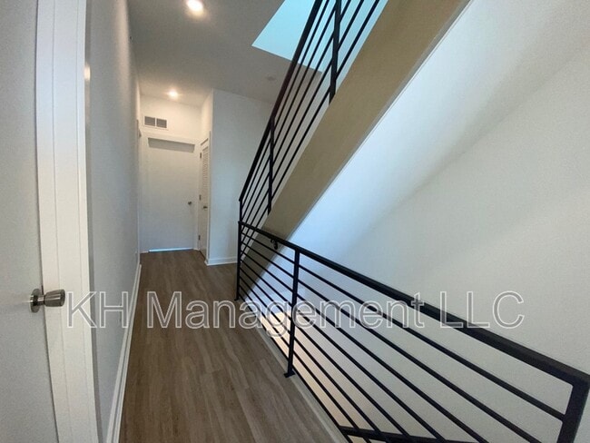 Building Photo - 976 N 45th St