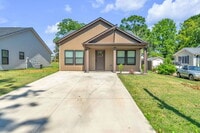 Building Photo - Updated 3BR/2BA Home with Fully Fenced Yard & Bonus Storage Shed! $1,625/mo rent