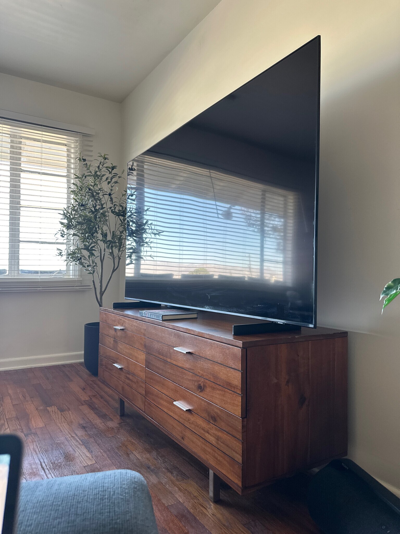 Building Photo - 2924 Piedmont Dr