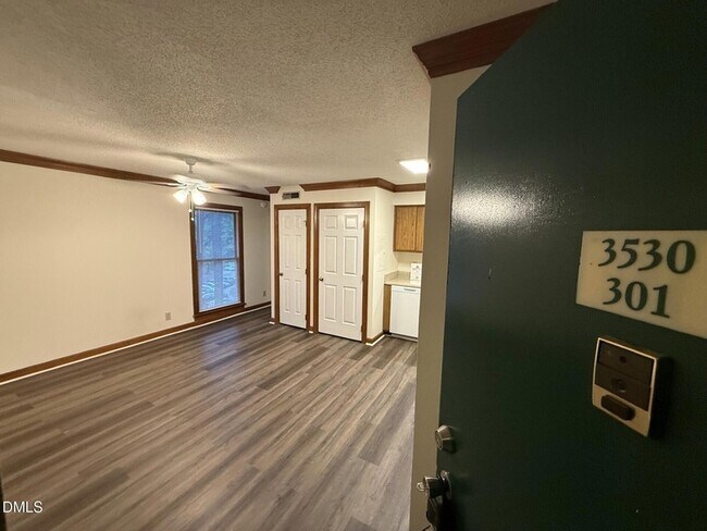 Building Photo - 3530 Ivy Commons Dr