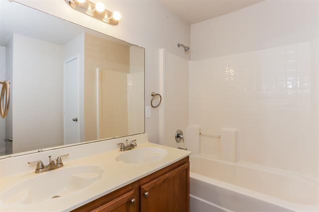 Building Photo - 2109 Doecrest Dr