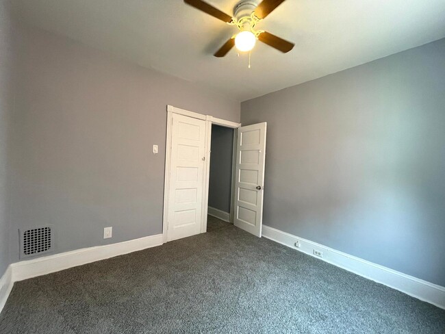 Building Photo - Remodeled 3BR House Steps to LaSalle Unive...