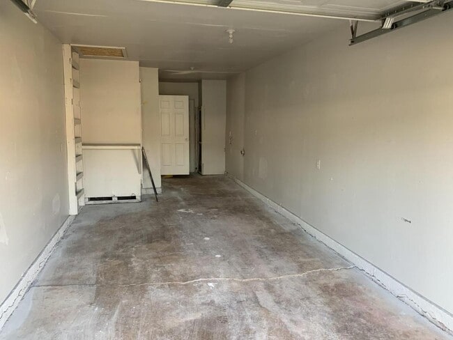 Building Photo - 9432 NE 14th St