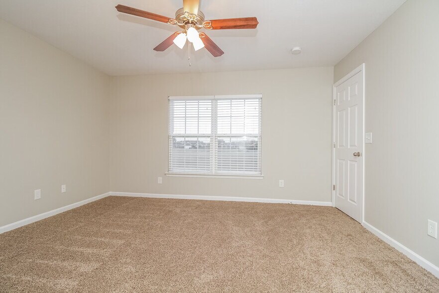 Building Photo - 406 Birdstone Dr