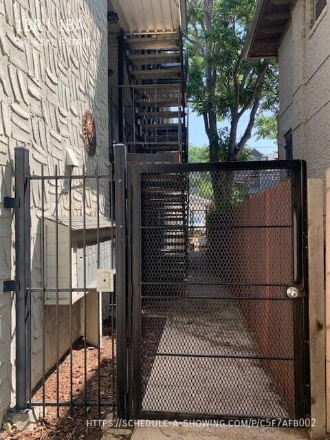 Building Photo - 1148 N Washington St