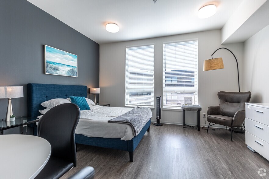 0BR, 1BA - 317SF -Lving Aera - Koz on Sixteenth