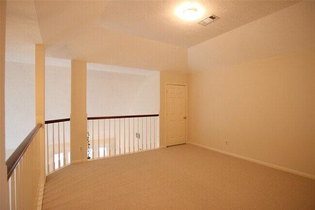 Building Photo - 3123 W Hampton Dr