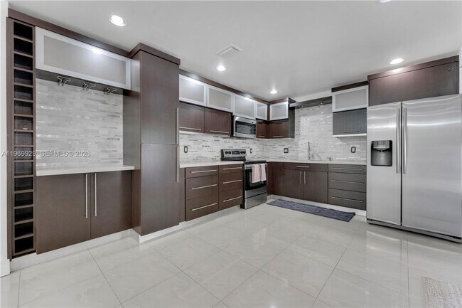 Building Photo - 9646 SW 151 Ave