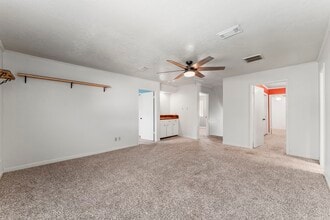 Building Photo - 3318 Candlelon Dr