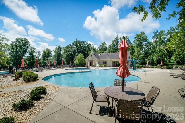 Building Photo - 6135 Snowy Egret Ave