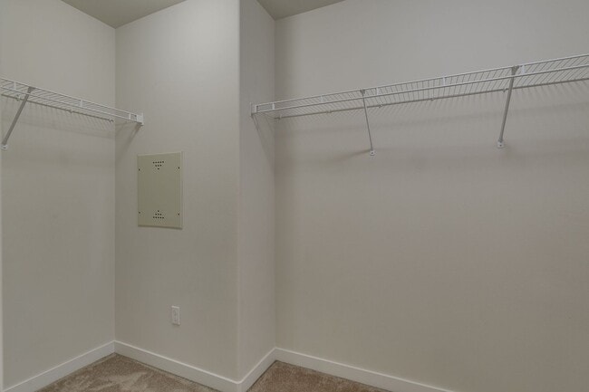 Building Photo - Bright and spacious 3 bed home in nice Lynnwood location!