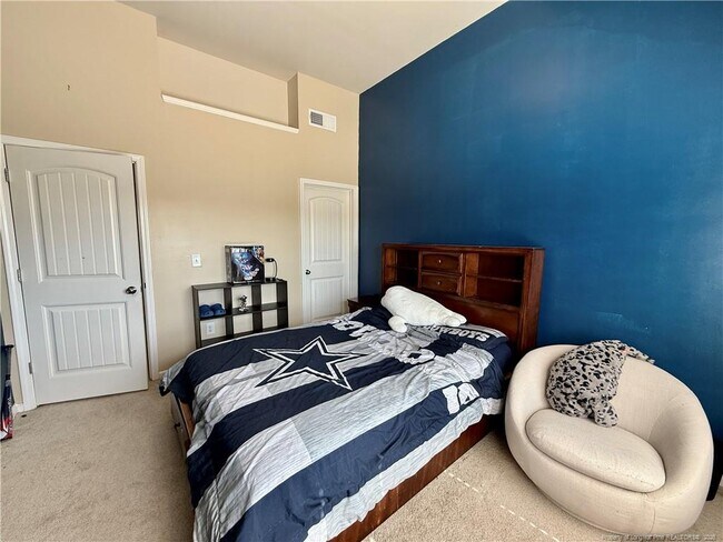 Building Photo - 642 Regimental Dr