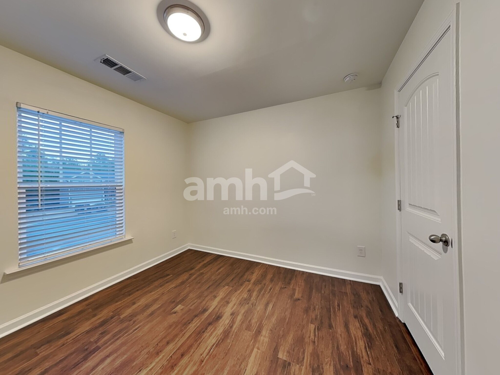 Building Photo - 515 S Fortune Way