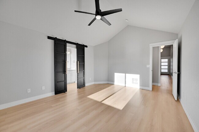 Building Photo - $2,650.00, 5-bed, 3-bed ranch-style home located in Colorado Springs with a large back yard.