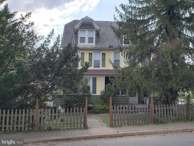 Building Photo - 5846 Bellona Ave