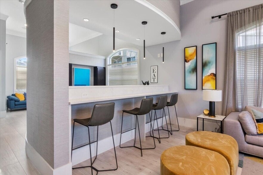 Building Photo - 9905 Baywinds Dr