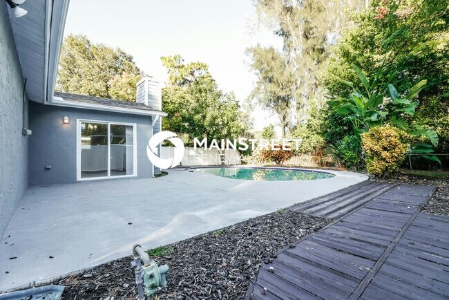 Building Photo - 4 Bedroom Pet-Friendly Home in Clearwater, FL with Main Street Renewal