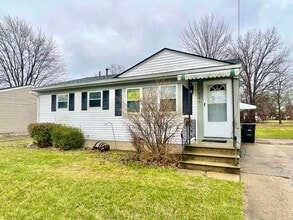 Building Photo - 3 Bed -1 Bath Single Family in Elyria
