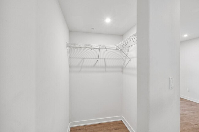 Building Photo - 933 N 29th St