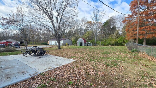 Building Photo - Charming 3-Bedroom Home With Modern Upgrad...