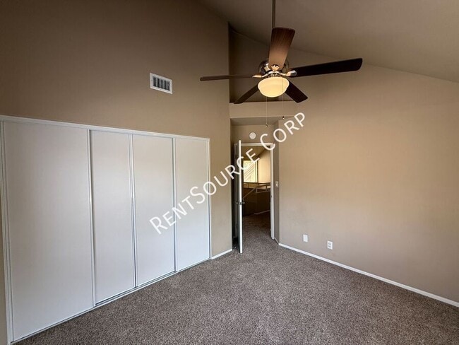 Building Photo - 40270 Homeridge Dr