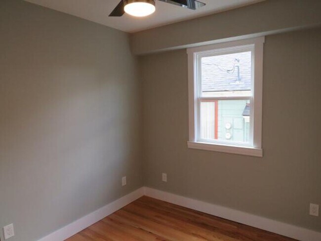 Building Photo - 2043-2045 Swazey St