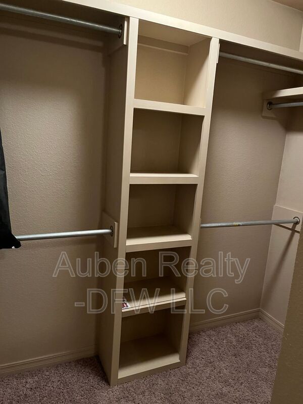 Building Photo - 2800 Steve's Way