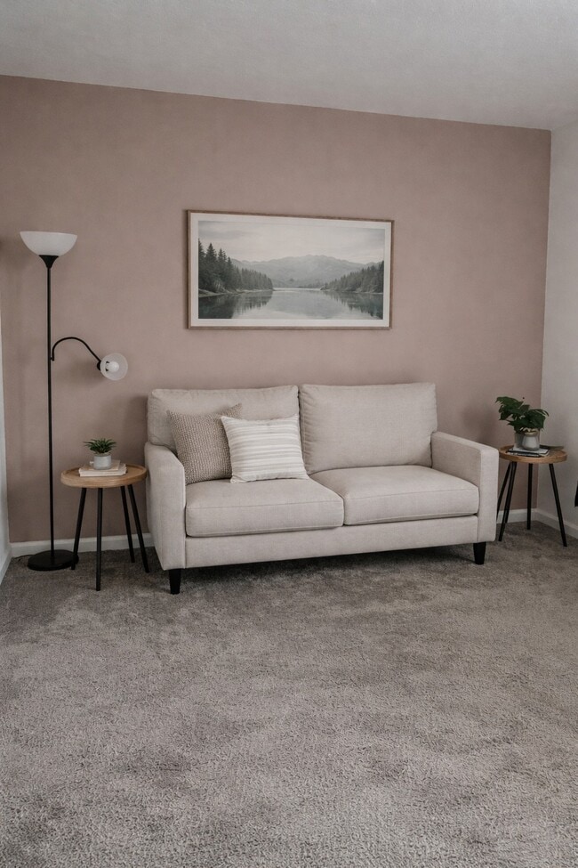 Building Photo - 337 Bogey Dr