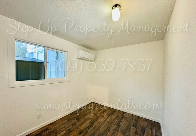 Building Photo - 11240 CA-49