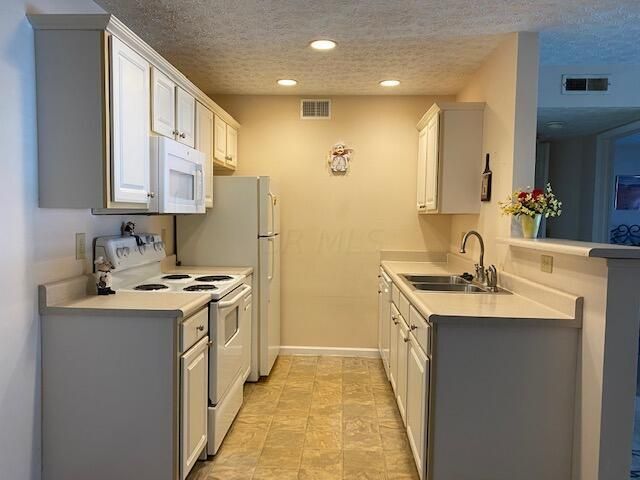 Building Photo - 5507 Garden Rdg