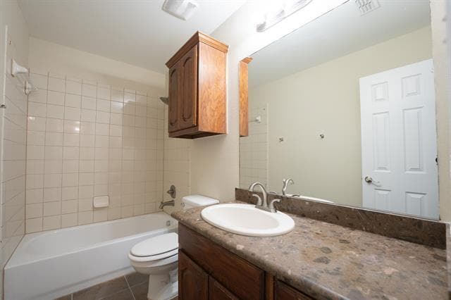 Building Photo - 2002 Gardenridge Dr