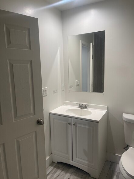 Building Photo - 12662 Bradley Ave