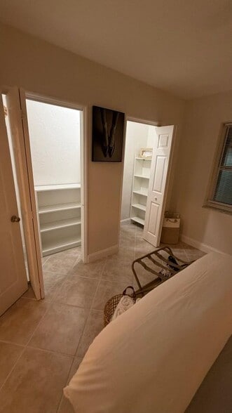 Building Photo - 1931 Mayo St