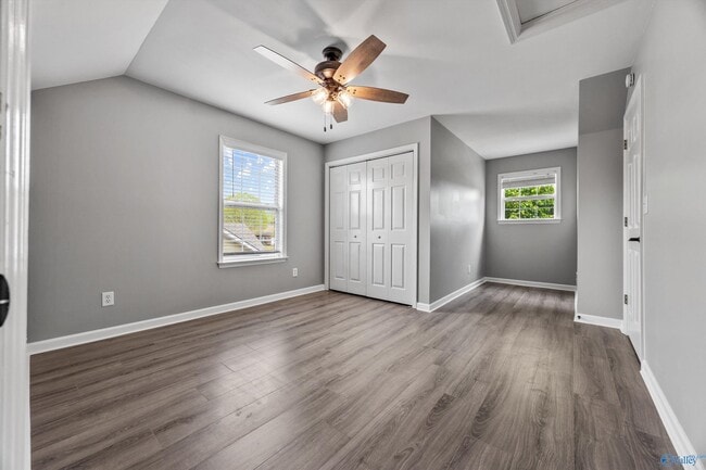 Building Photo - 5104 Frankford Dr SE