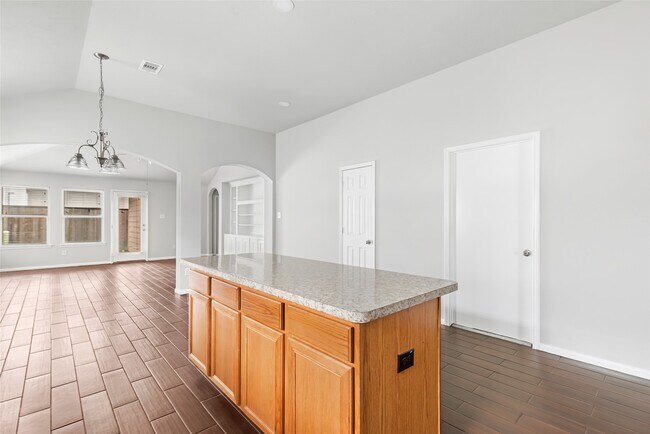 Building Photo - 21915 Saragosa Pond Ln