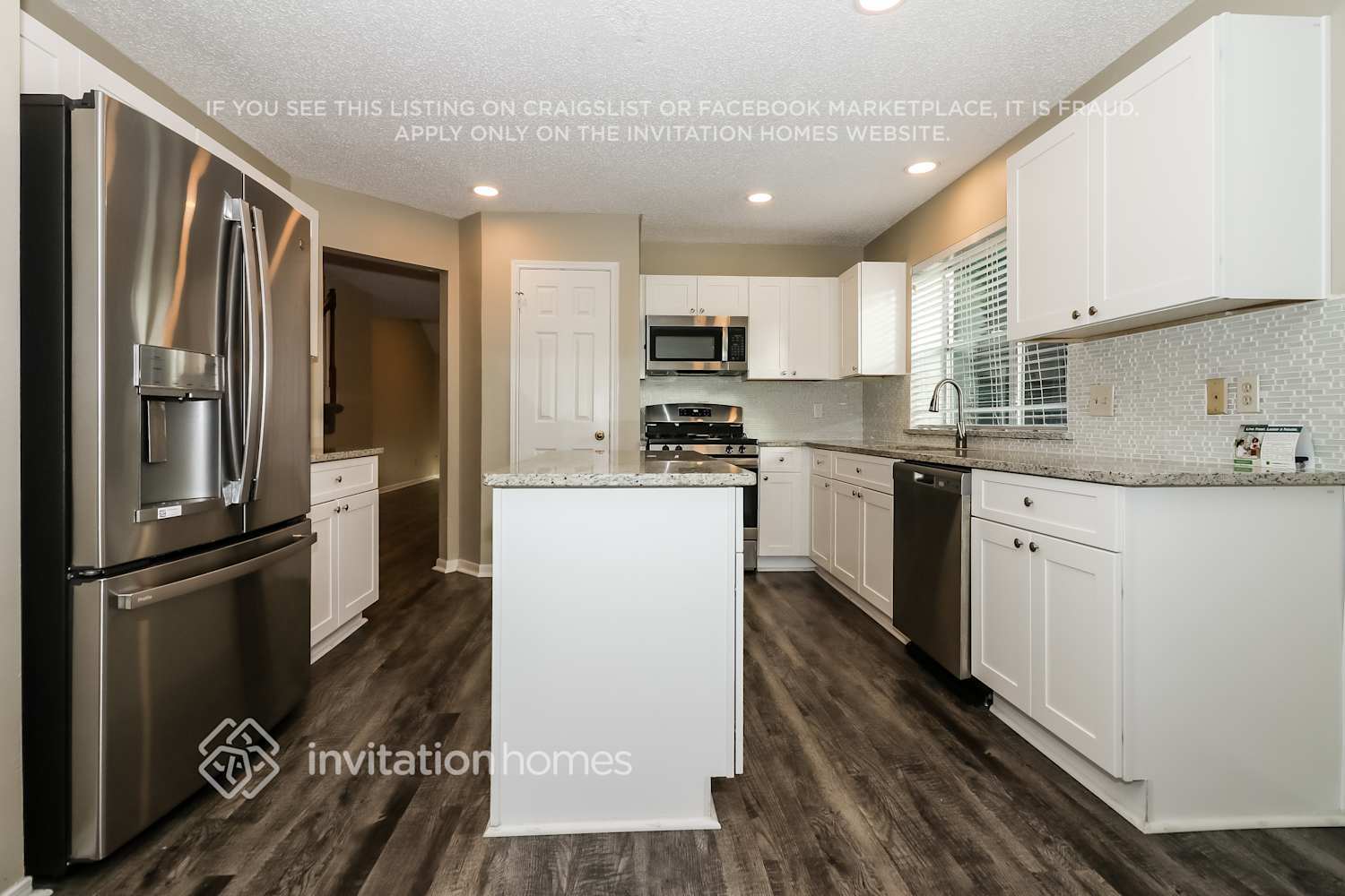 Building Photo - 8919 Village Hills Dr