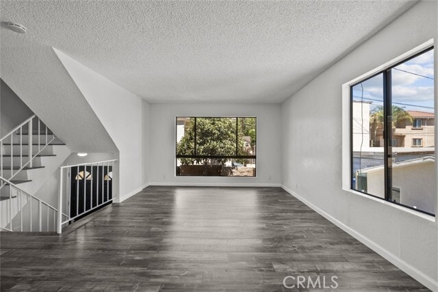 Building Photo - 520 E Elmwood Ave