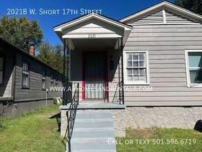 Building Photo - 2021B W. Short 17th Street-