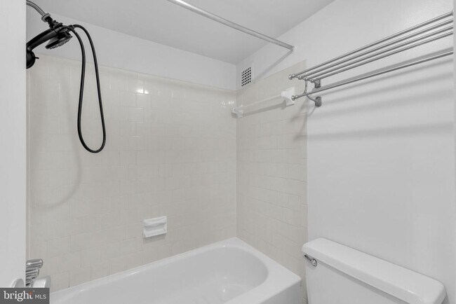 Building Photo - 1225 Martha Custis Dr