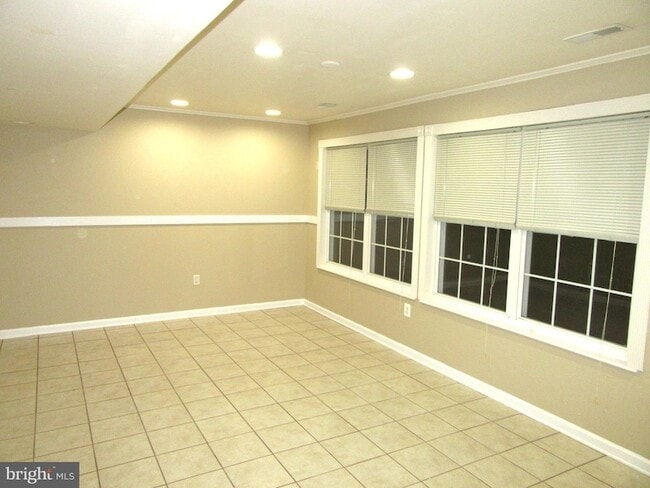 Building Photo - 103 Persimmon Pl