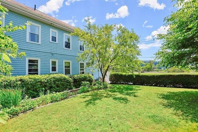 Building Photo - 25 Brayton Rd