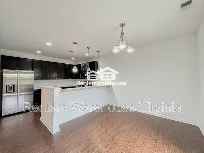 Building Photo - 1713 Dresdon Ln