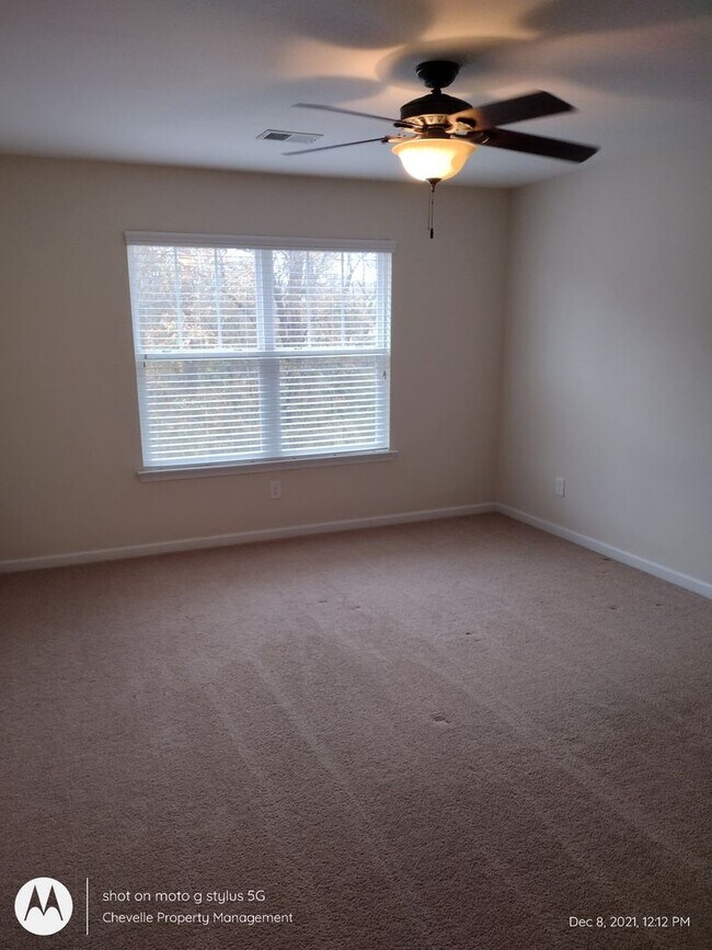 Building Photo - Beautiful 5 bedroom FOR RENT