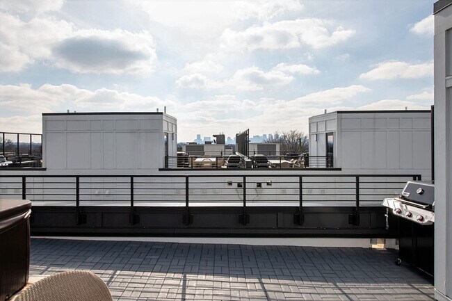Building Photo - 105 Lucile St