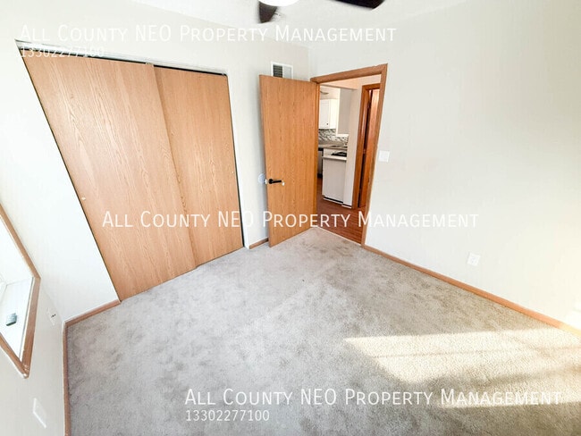 Building Photo - 2637 E 110th St