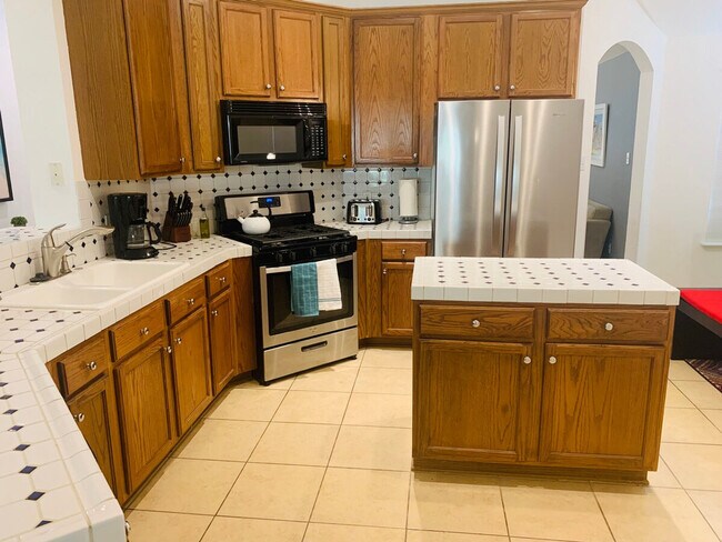 Building Photo - 802 Sable Trail Ct