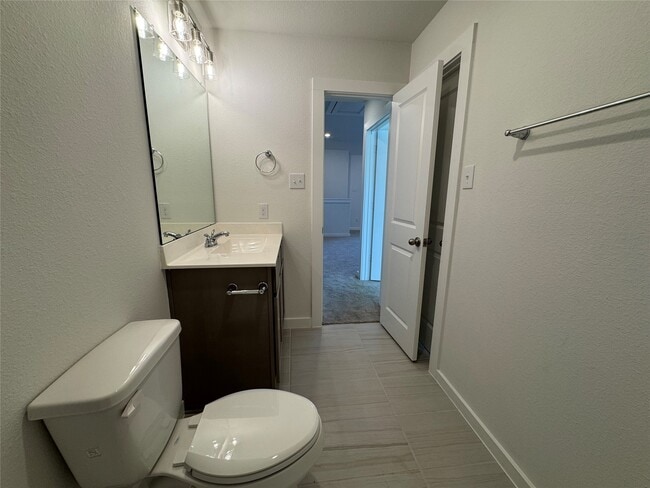 Building Photo - 31138 Myers Hvn Ln