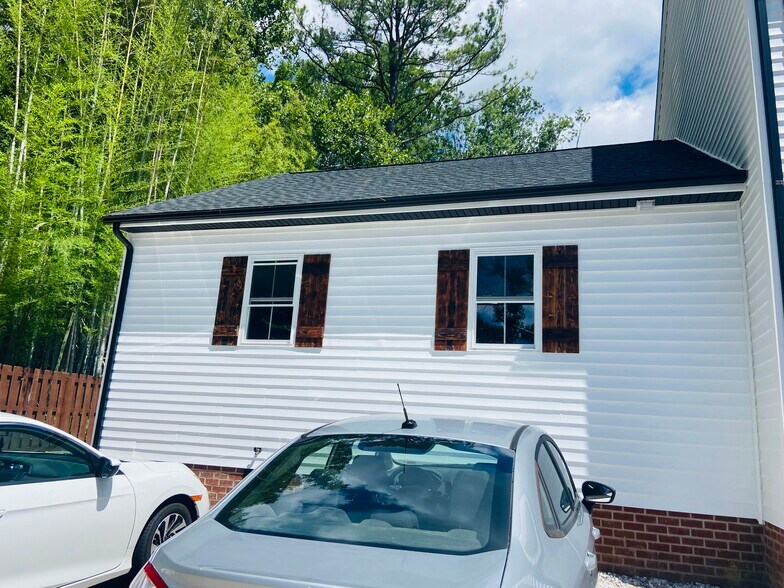 Building Photo - 900 Adams Rd