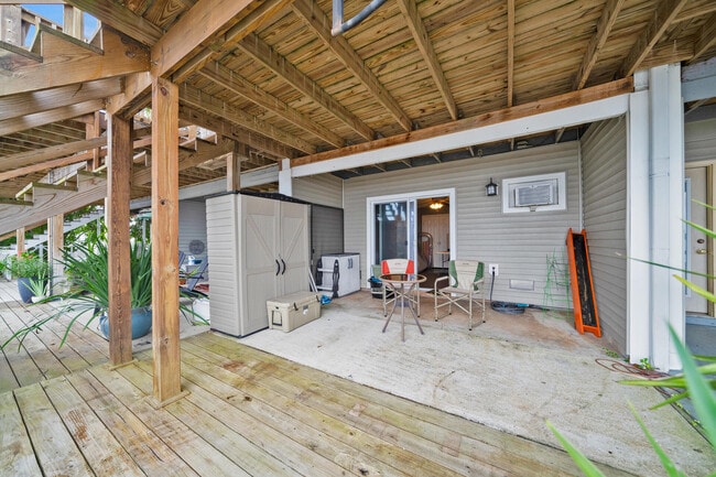 Building Photo - 206 Snug Harbour Dr