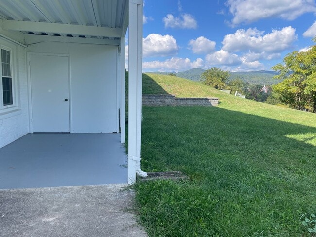 Building Photo - Carefree